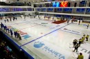 Комплект из трех табло и системы судейства соревнований по хоккею установлен на новой ледовой площадке "Арена Сити" в Южно-Сахалинске.