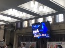 В фойе концертного зала «Минск» установлен светодиодный экран.