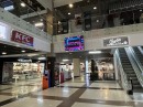 В ТЦ «Европа» (г. Минск, ул. Сурганова, 57б) на первом этаже установлен рекламный светодиодный экран